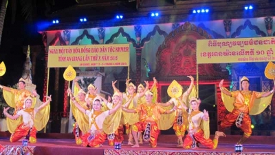 ទិវាបុណ្យវប្បធម៌ កីឡានិងទេសចរណ៍ជនជាតិខ្មែរឆ្នាំ២០១៥ប្រារព្វឡើង